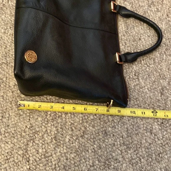 Vince Camino very soft black leather handbag. - Picture 12 of 14